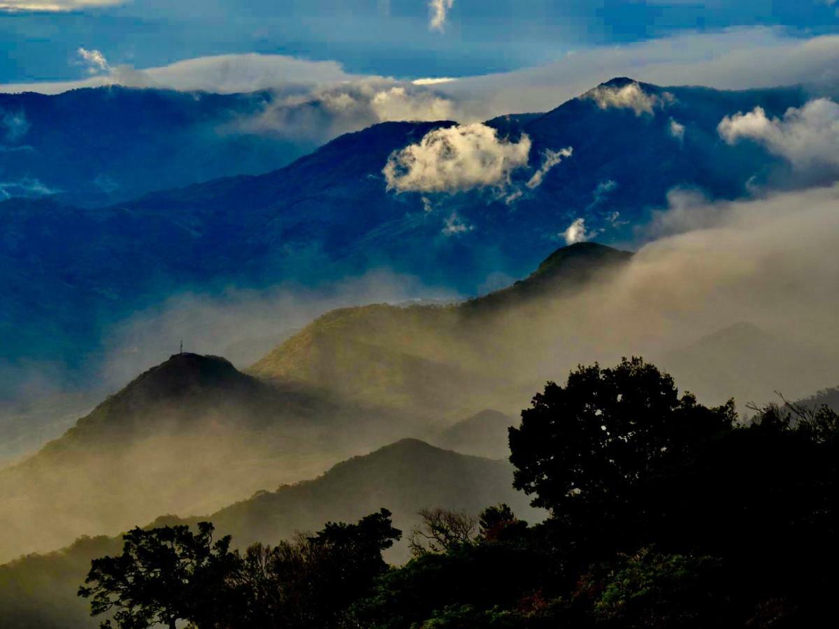 Bed and Breakfast El Refugio La Brisa Del Diablo Валье-Орнито Экстерьер фото